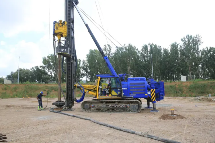 machine à béton sur un chantier