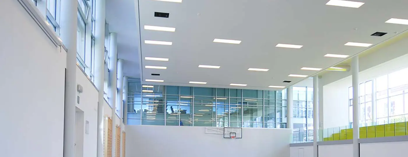 Een aangepaste verlichting kiezen voor sportinstallaties - Choisir un éclairage adapté pour les installations sportives