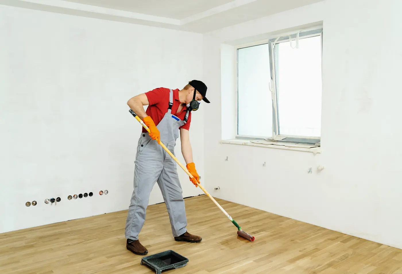 Laquage ou vernissage d'un parquet au moyen d'un produit au polyuréthane à base de diisocyanates