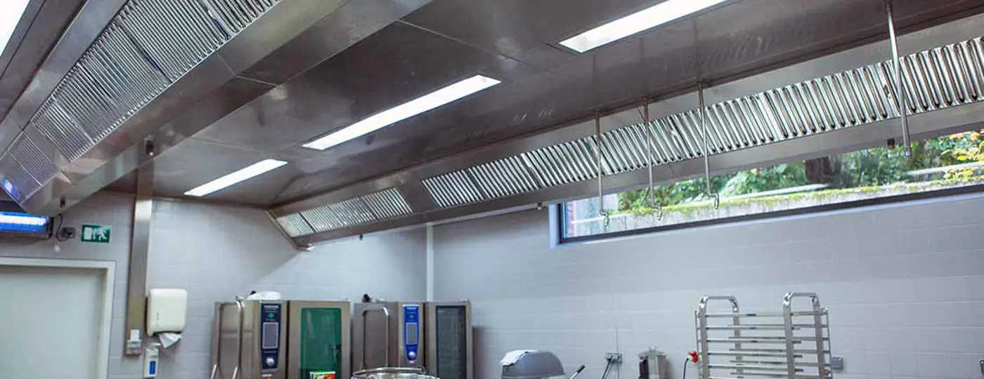 Ventilatie van professionele keukens: acht nieuwe normen om u te helpen - Ventilation des cuisines professionnelles : Huit nouvelles normes pour vous aider