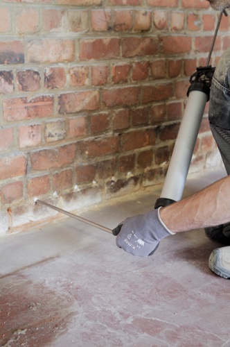 Behandeling tegen opstijgend vocht.